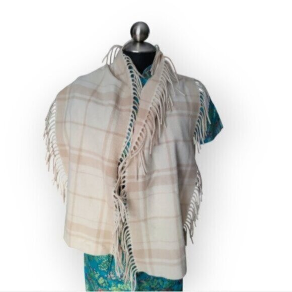 Angora Wool Plaid Fringed Scarf Banana Republic - Picture 6 of 9